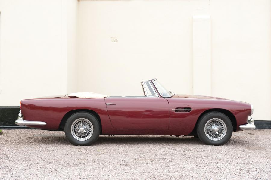  Aston Martin DB4 Convertible 1962 года  (фото 27 из 41)
